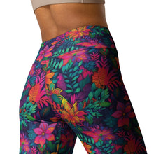 Load image into Gallery viewer, Jungle Floral Yoga Leggings
