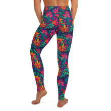 Load image into Gallery viewer, Jungle Floral Yoga Leggings
