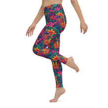 Load image into Gallery viewer, Jungle Floral Yoga Leggings
