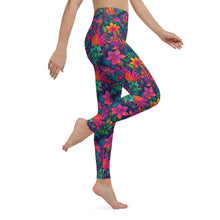 Load image into Gallery viewer, Jungle Floral Yoga Leggings
