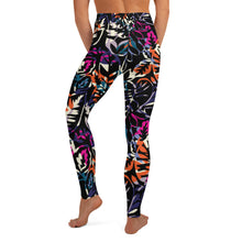 Load image into Gallery viewer, Jungle Flower Yoga Leggings
