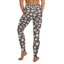 Load image into Gallery viewer, Leopard Daisy Yoga Leggings
