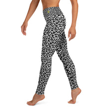 Load image into Gallery viewer, Black/White Leopard Yoga Leggings
