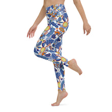 Load image into Gallery viewer, Toucan Floral Yoga Leggings
