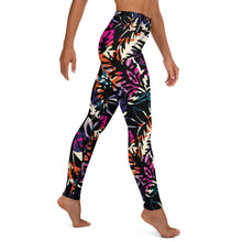 Load image into Gallery viewer, Jungle Flower Yoga Leggings
