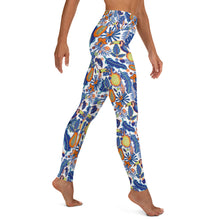 Load image into Gallery viewer, Toucan Floral Yoga Leggings
